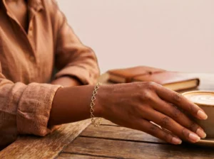 Pulseira Corações Vazados Lisos Dourado - (RR96) Fino Toque
