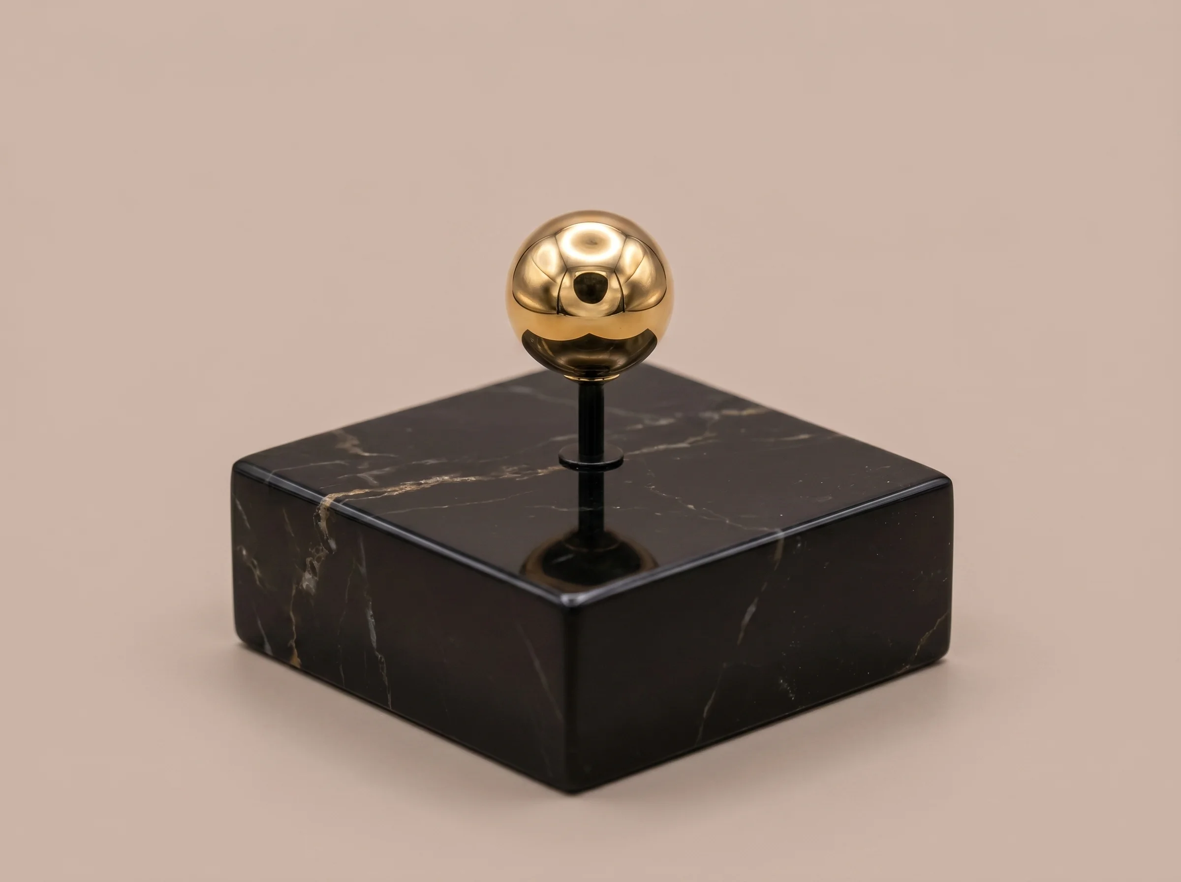 Brinco Bola Lisa Dourado - (RR25) Fino Toque - Imagem 4