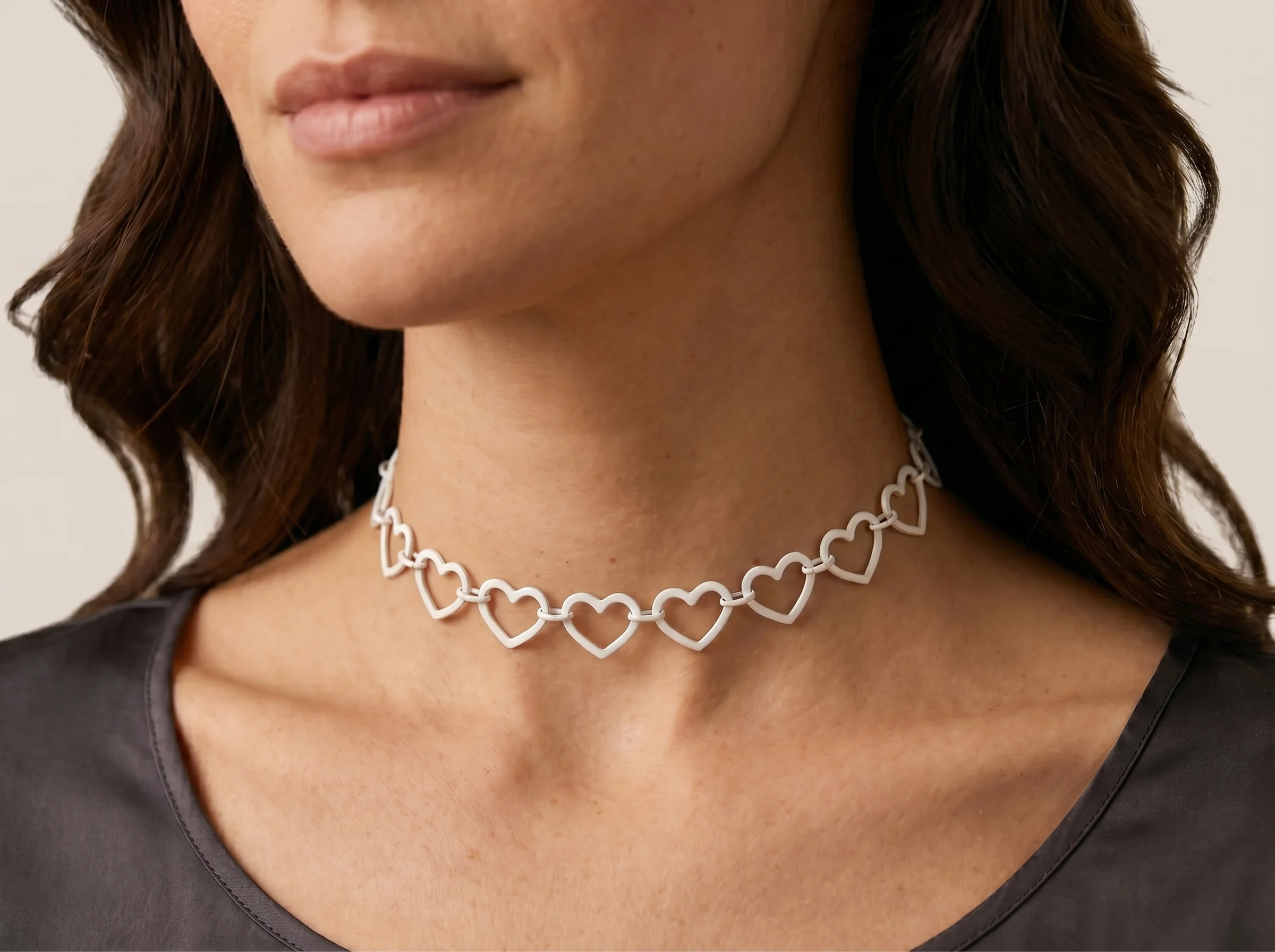Choker Corações Vazados Lisos Dourado - (RR61) - Imagem 4