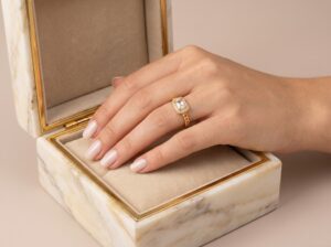 Anel Liso Dourado Regulável - (RR13)